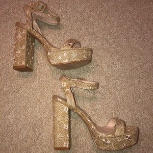 Lulus chunky tan heel with floral print